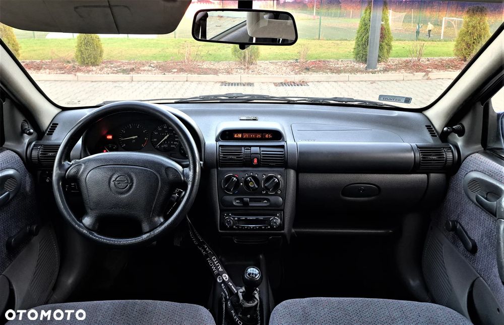 Opel Corsa 1.4 16v - 16