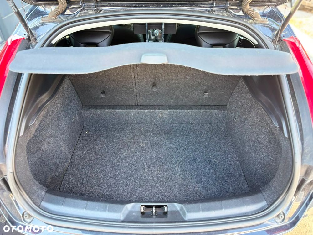 Volvo V40 D2 - 13