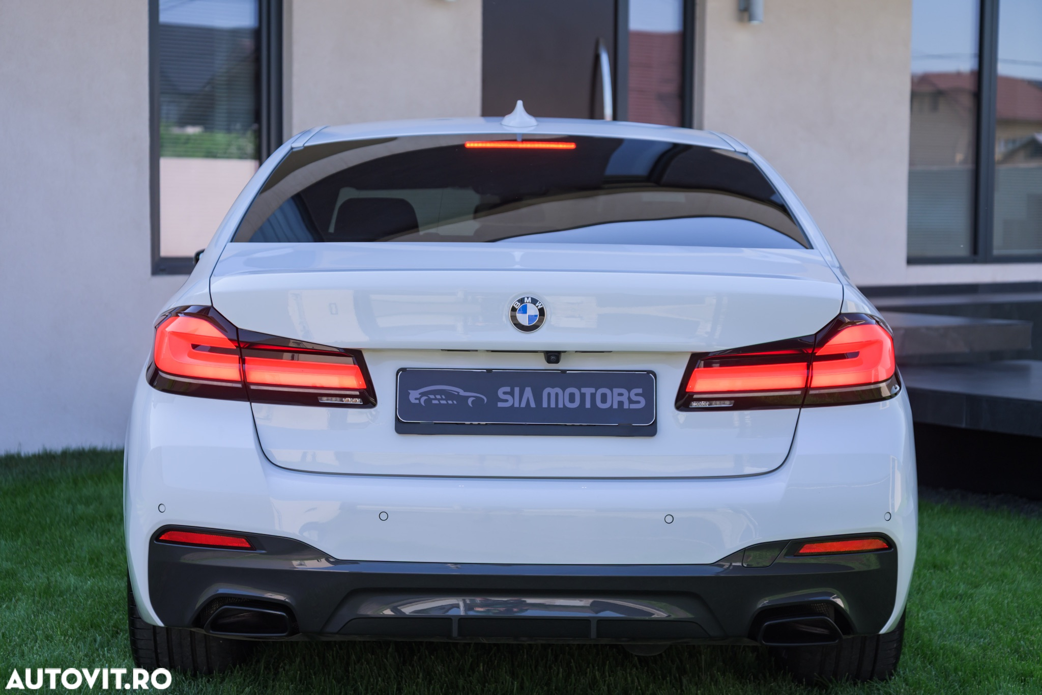 BMW Seria 5 530d xDrive AT MHEV - 38