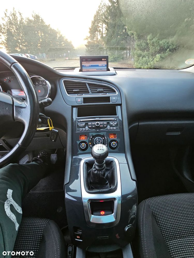 Peugeot 5008 - 18