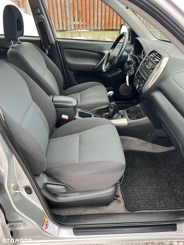 Toyota RAV4 D-4D 4x4 Sol - 14