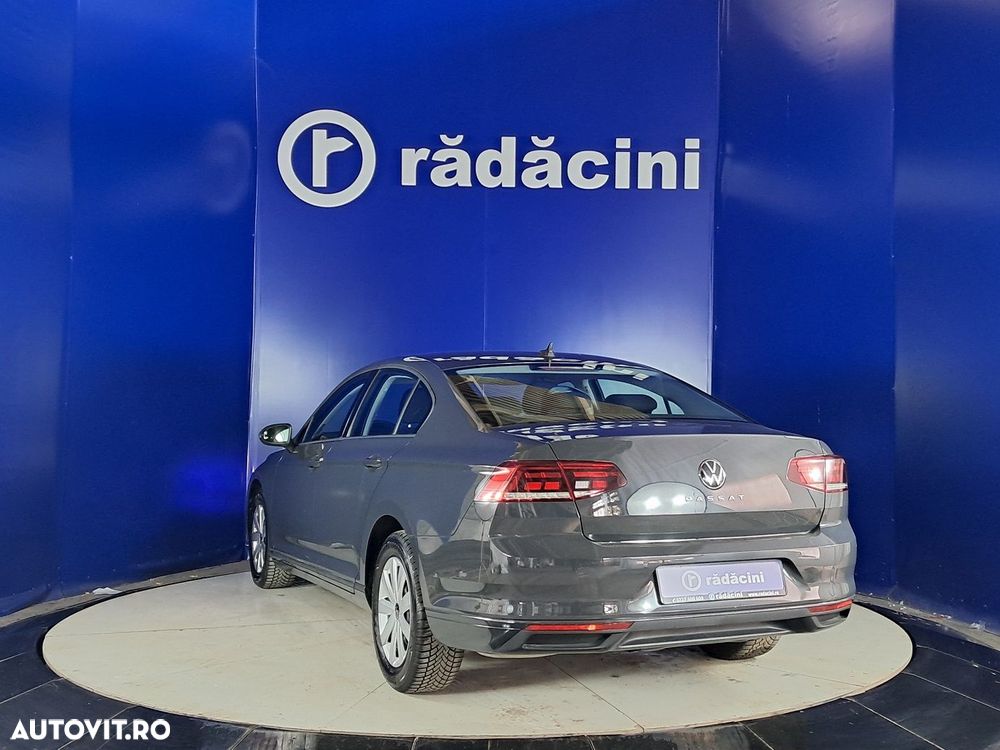Volkswagen Passat - 3