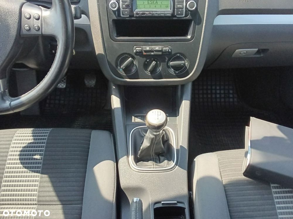 Volkswagen Golf - 22