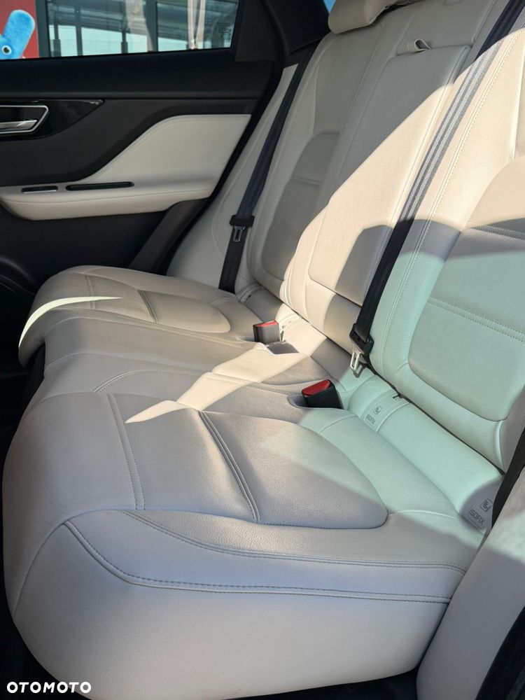 Jaguar F-Pace 2.0 i4D AWD Prestige - 11