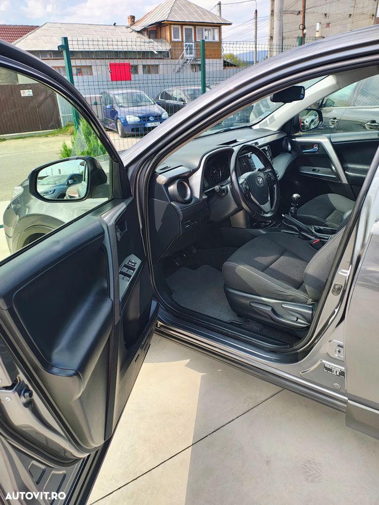 Toyota RAV4 2.0 D-4D 4x2 Start-Stop Executive - 30