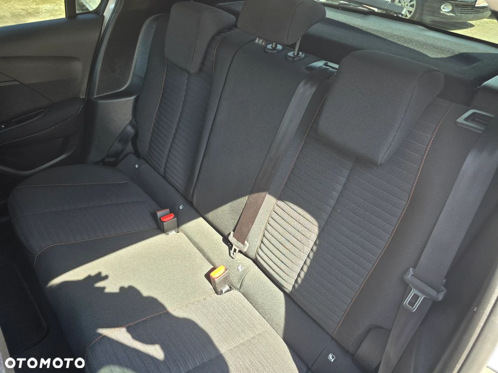 Peugeot 208 - 13
