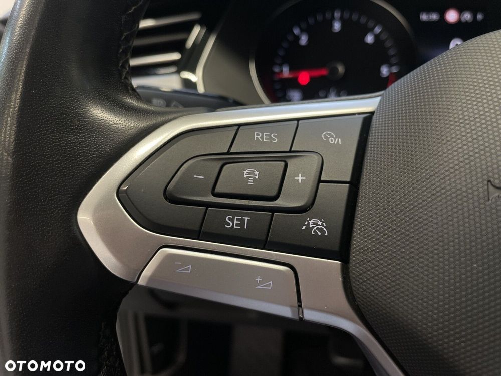 Volkswagen Passat - 26