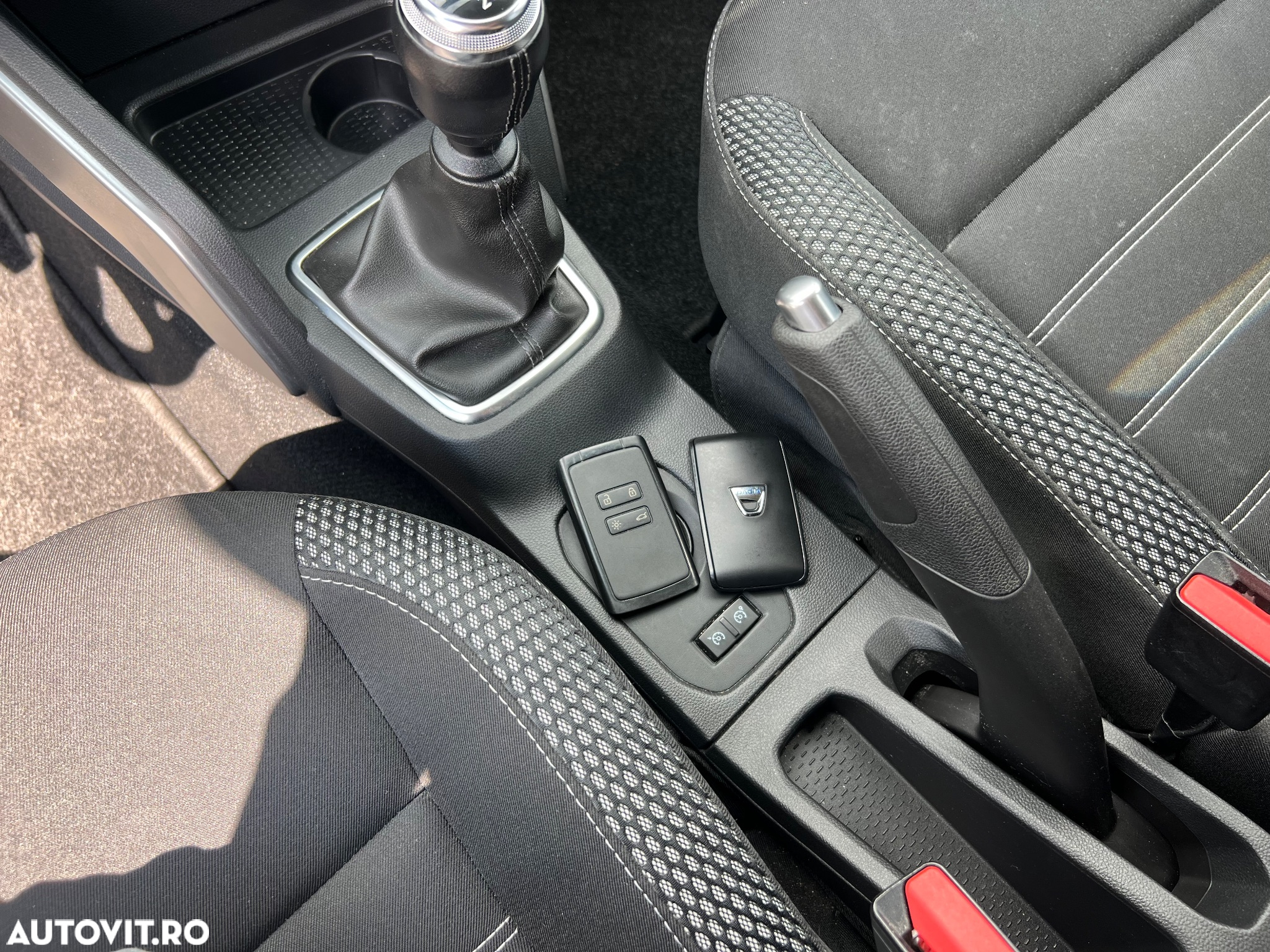 Dacia Duster TCe 130 Journey - 12