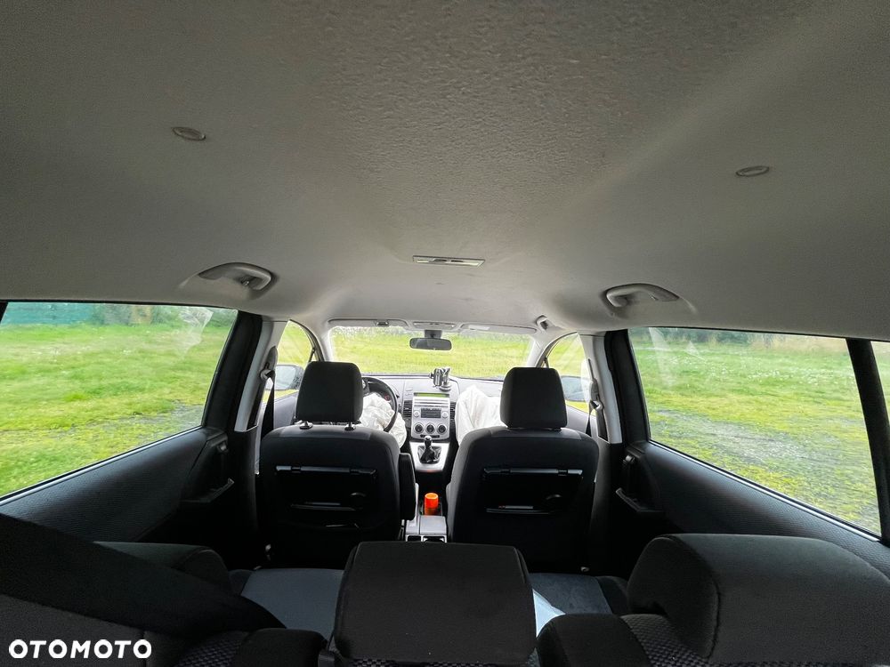 Mazda 5 - 11