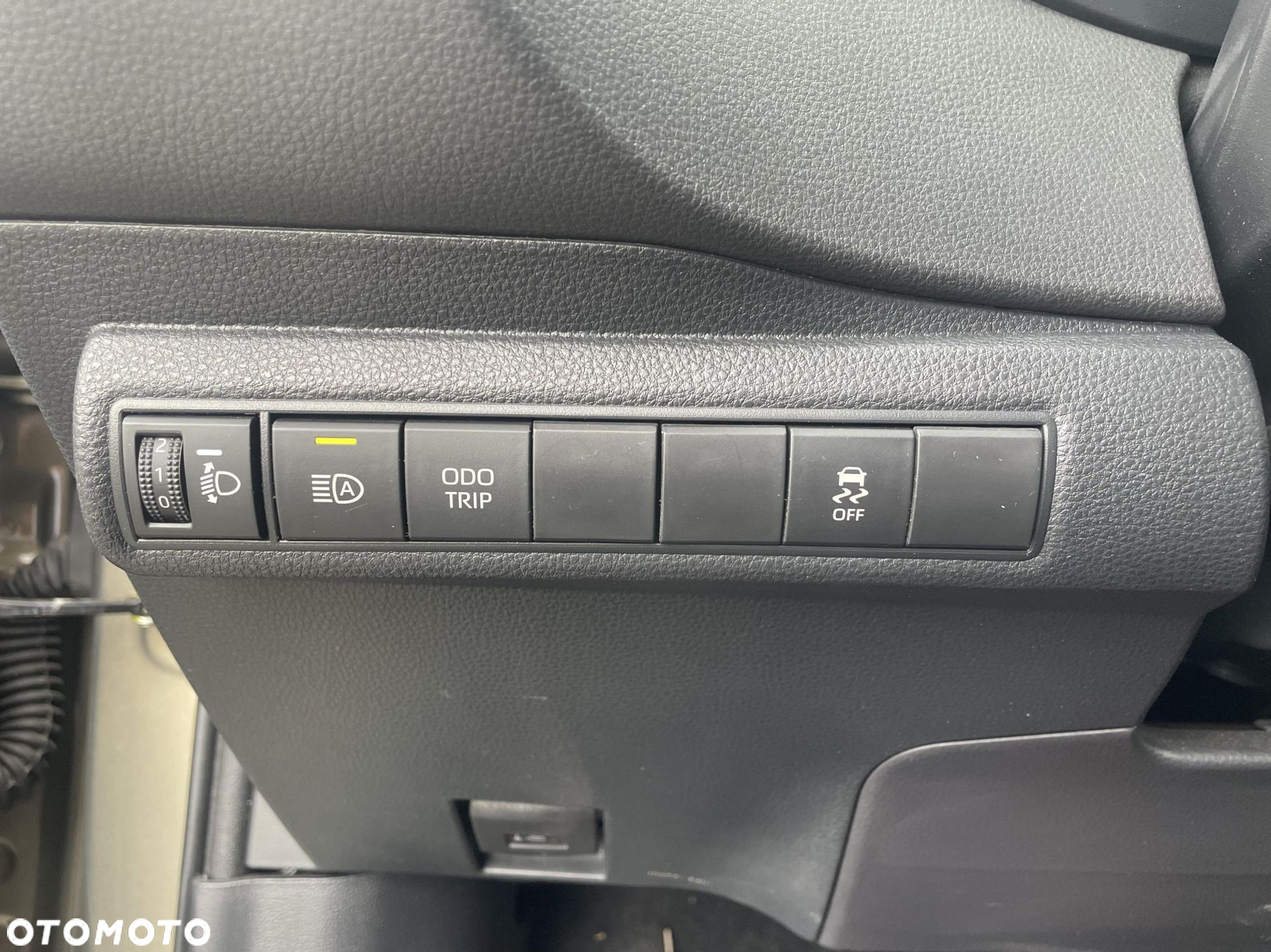 Toyota Corolla - 12