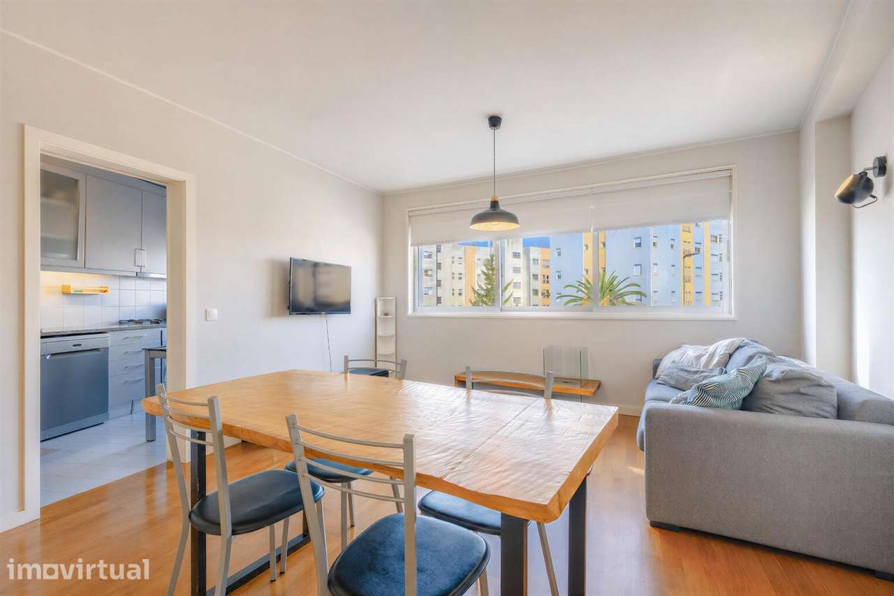 Apartamento T1 com áreas generosas, varanda e garagem em Lordelo... - Grande imagem: 3/27