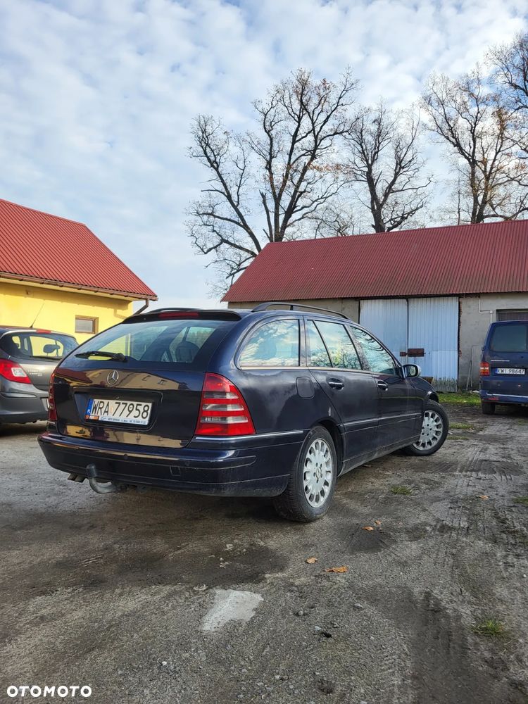 Mercedes-Benz Klasa C 220 T CDI Classic - 4