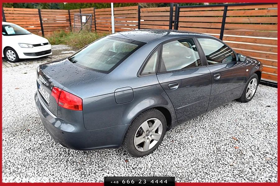 Audi A4 Limousine - 13