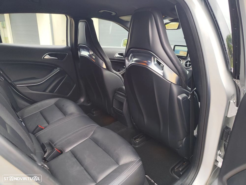 Mercedes-Benz GLA 45 AMG 4-Matic - 11