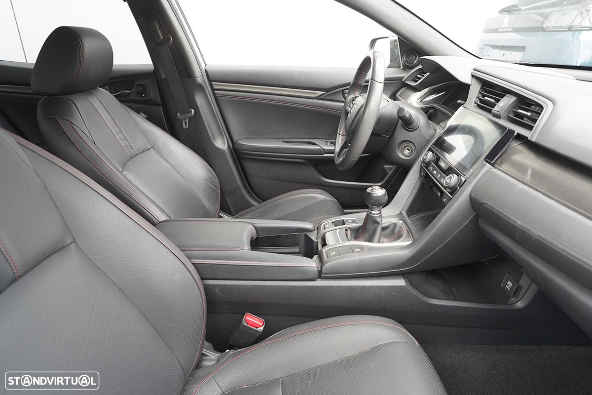 Honda Civic 1.0 i-VTEC Executive - 6