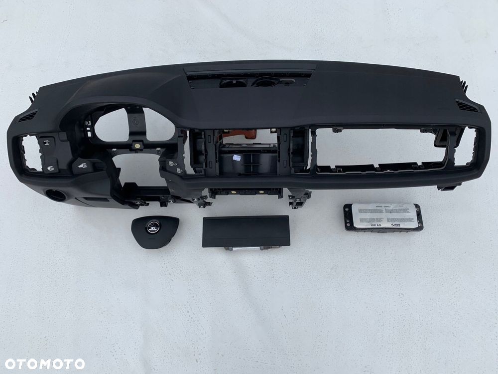 skoda kodiaq deska kokpit konsola poduszki pasy - 3