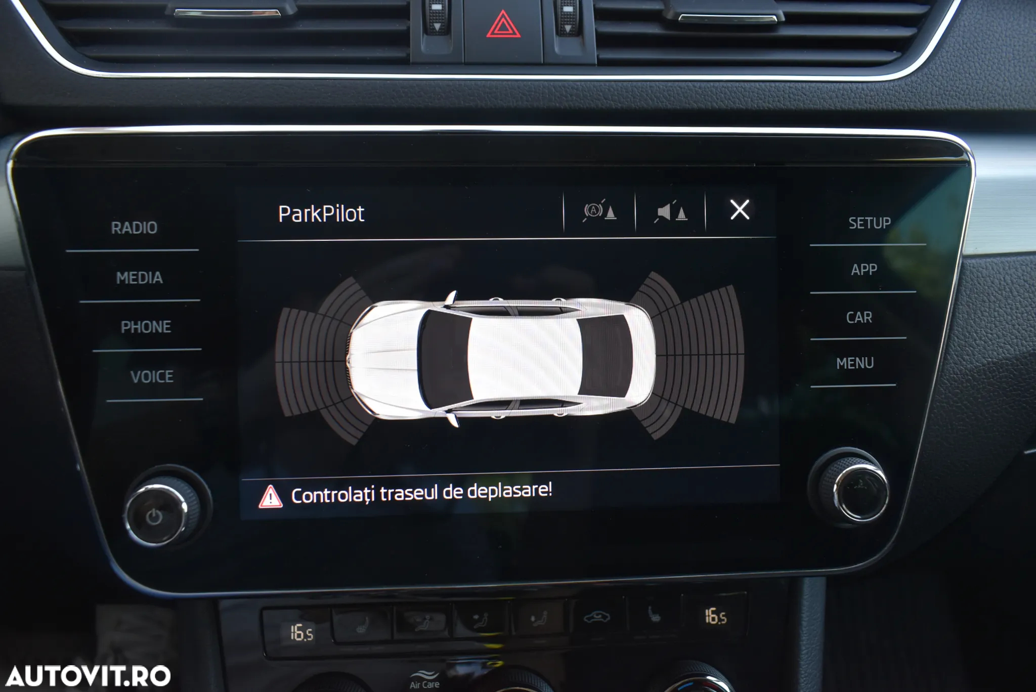 Skoda Superb 2.0 TDI DSG Ambition - 13