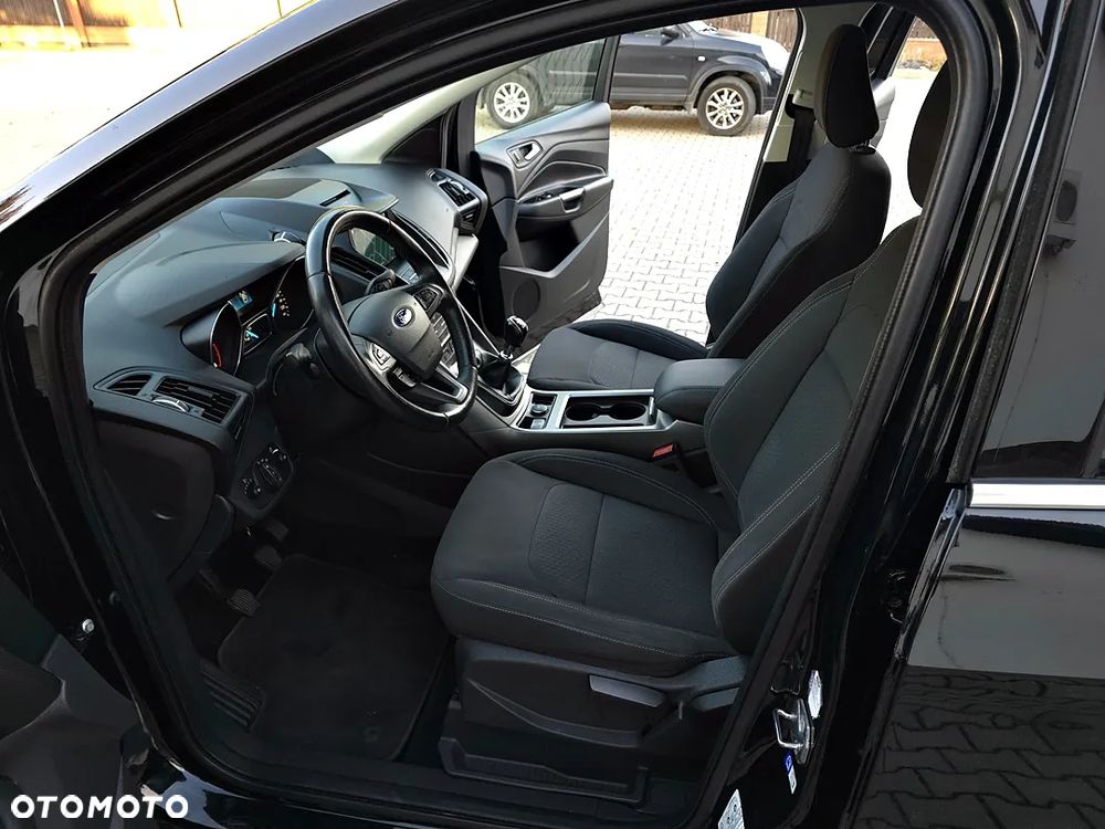 Ford Kuga 2.0 TDCi FWD Titanium Plus - 23