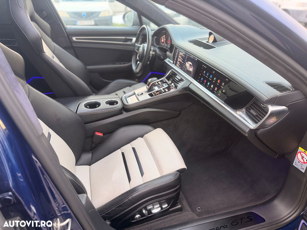 Porsche Panamera - 16
