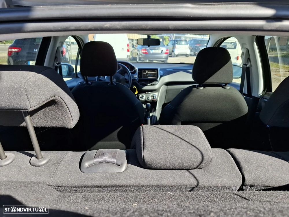 Peugeot 208 - 2