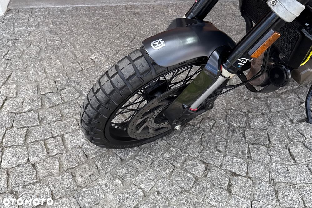 Husqvarna Svartpilen - 16