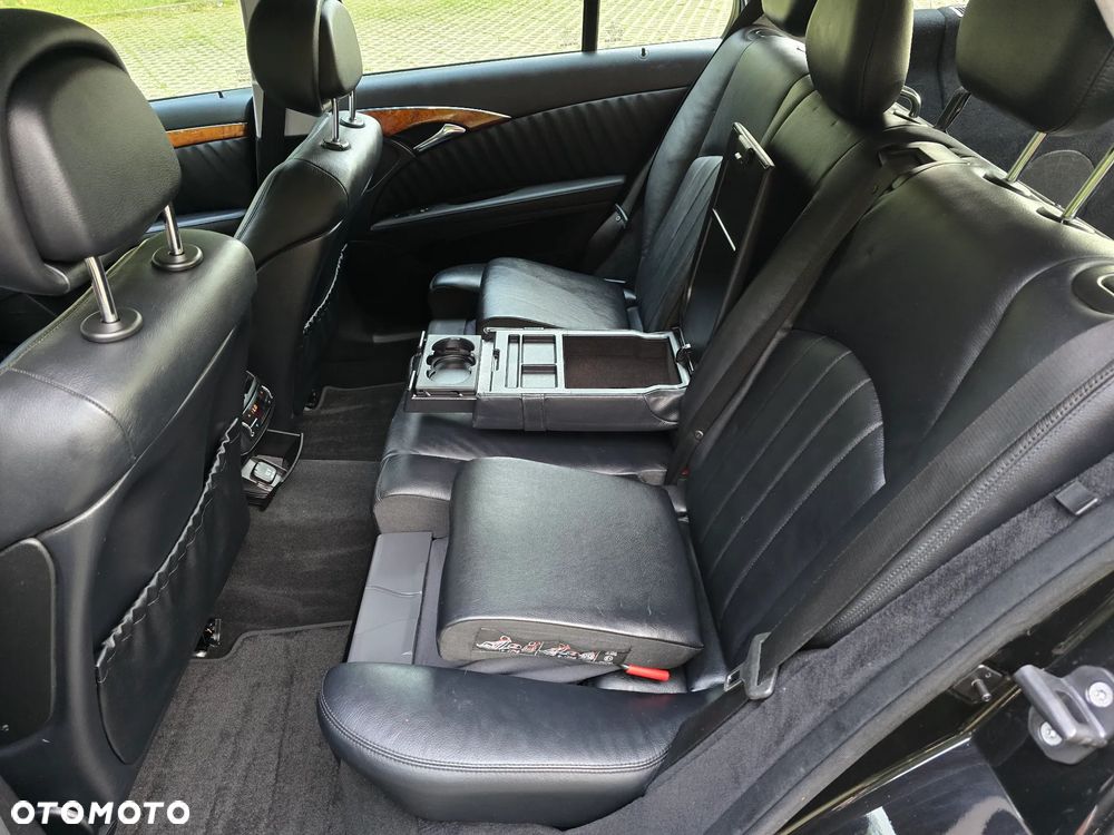 Mercedes-Benz Klasa E 280 4-Matic Elegance - 24