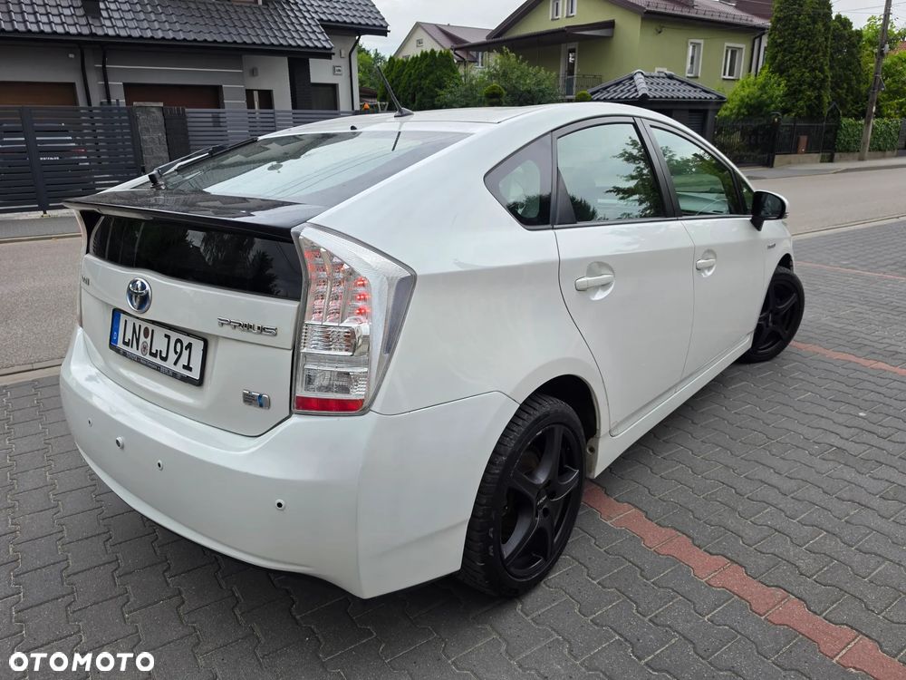 Toyota Prius 1.8 HSD Sol - 12