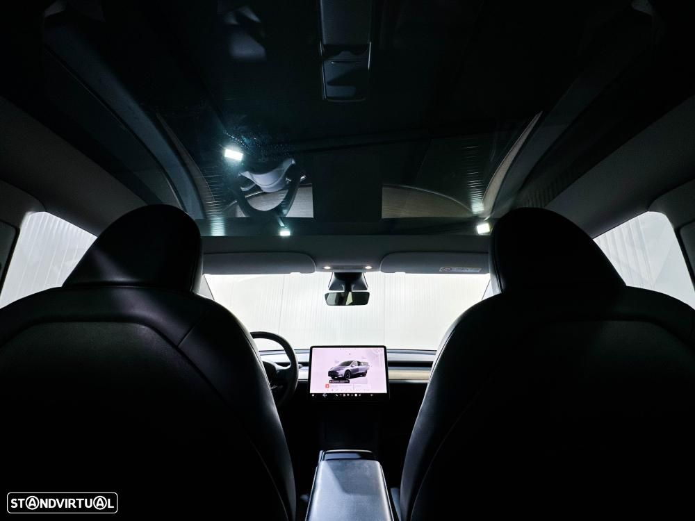 Tesla Model Y Long Range Dual Motor AWD - 27