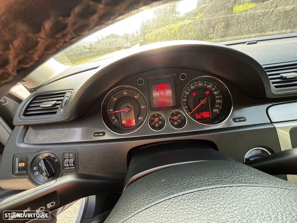 VW Passat 2.0 TDI Confortline - 10