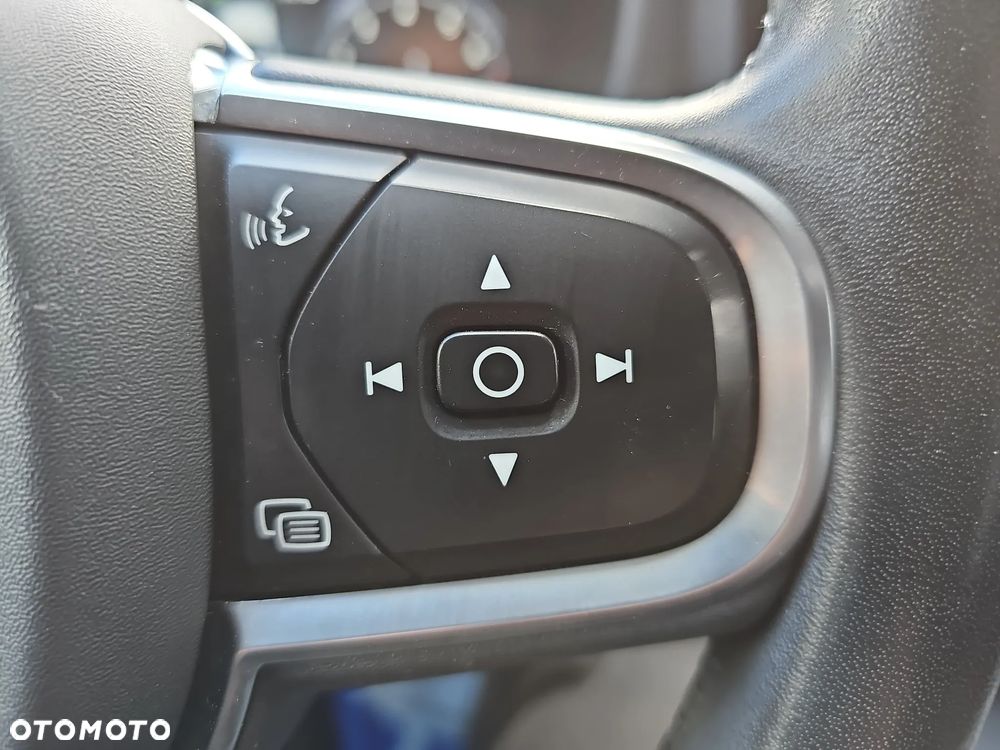 Volvo XC 60 B4 B Momentum Pro - 21