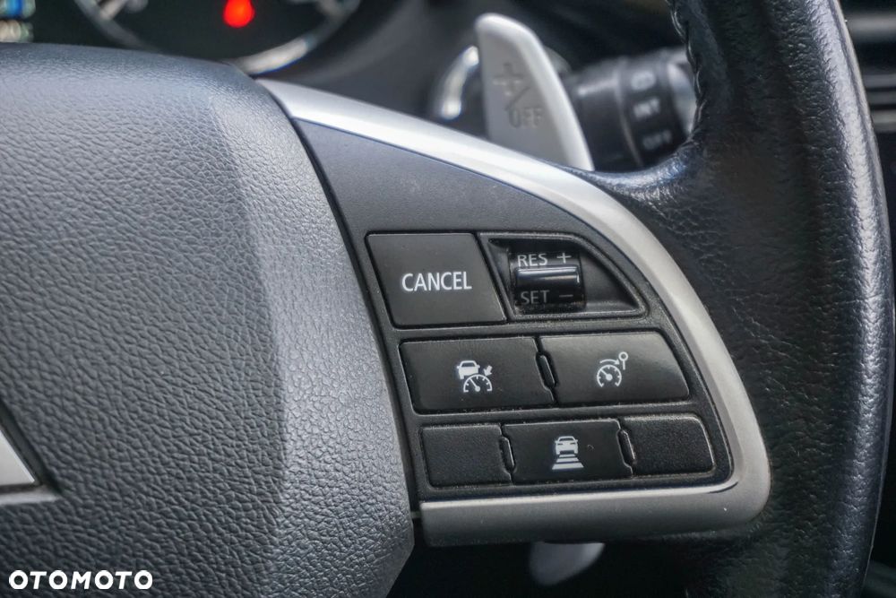 Mitsubishi Outlander - 13