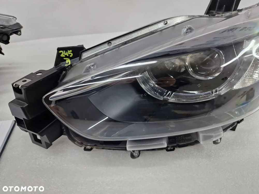 MAZDA CX5 CX-5 LIFT 14- LEWA / PRAWA LAMPA PRZEDNIA PRZÓD SOCZEWKA + LED , NR STANLEY W2416 , NR AUKCJI LA245 - 19