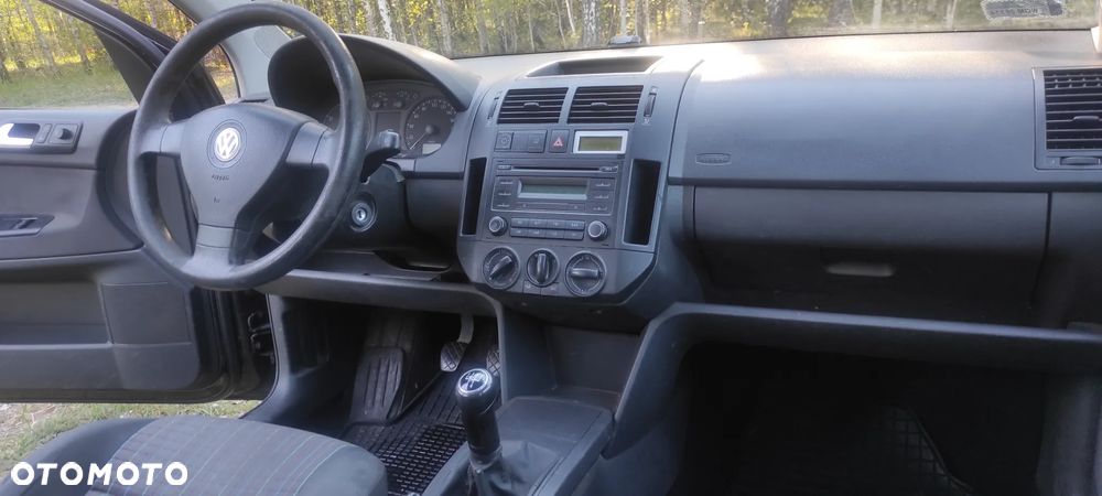 Volkswagen Polo 1.4 16V Comfortline - 11