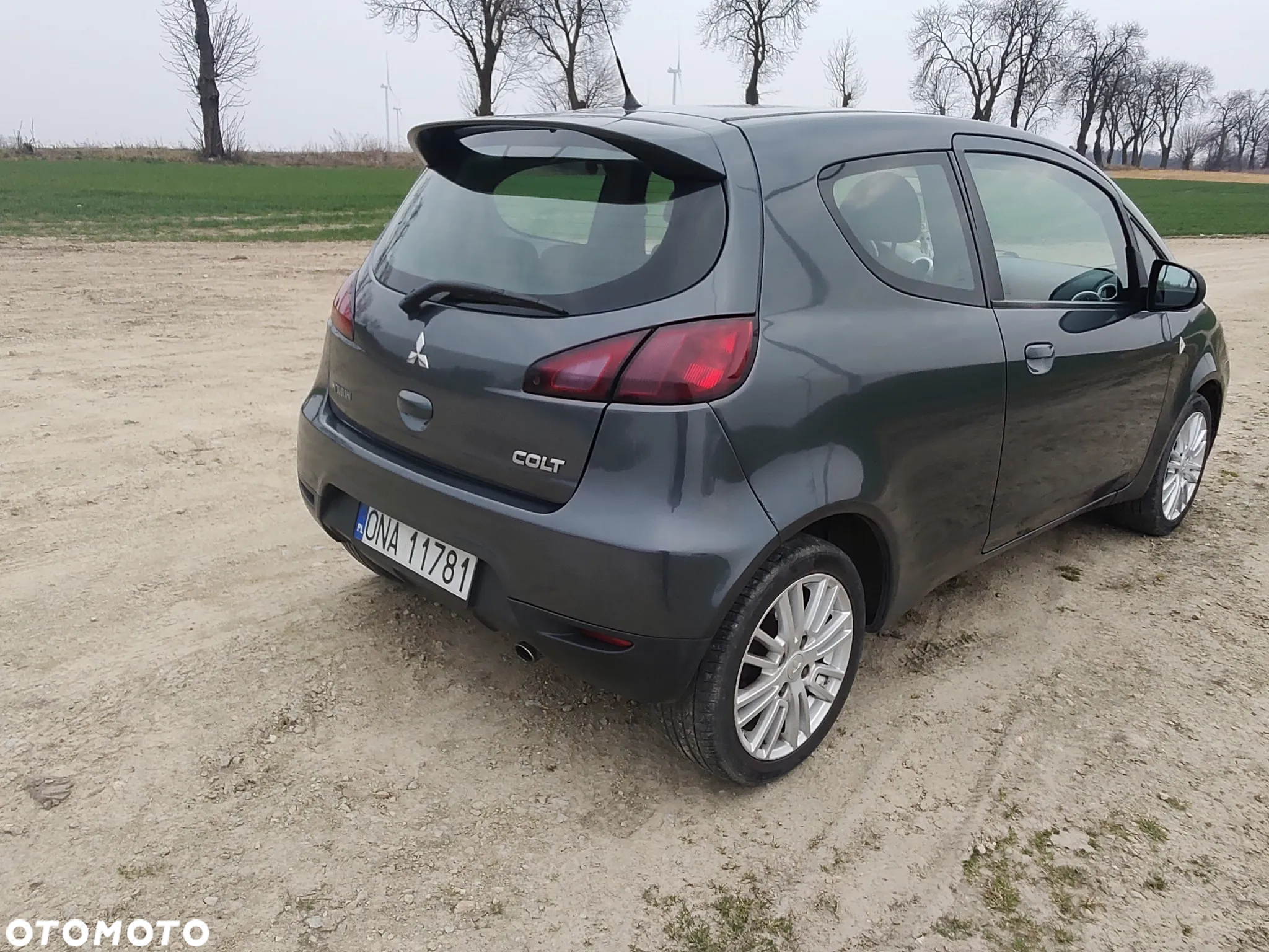 Mitsubishi Colt - 5