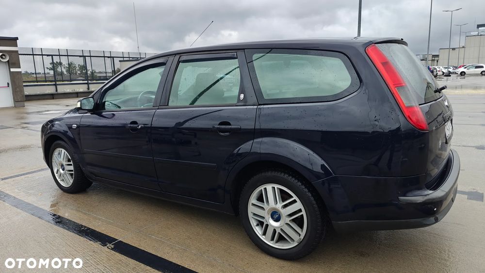 Ford Focus 1.6 Ghia - 15
