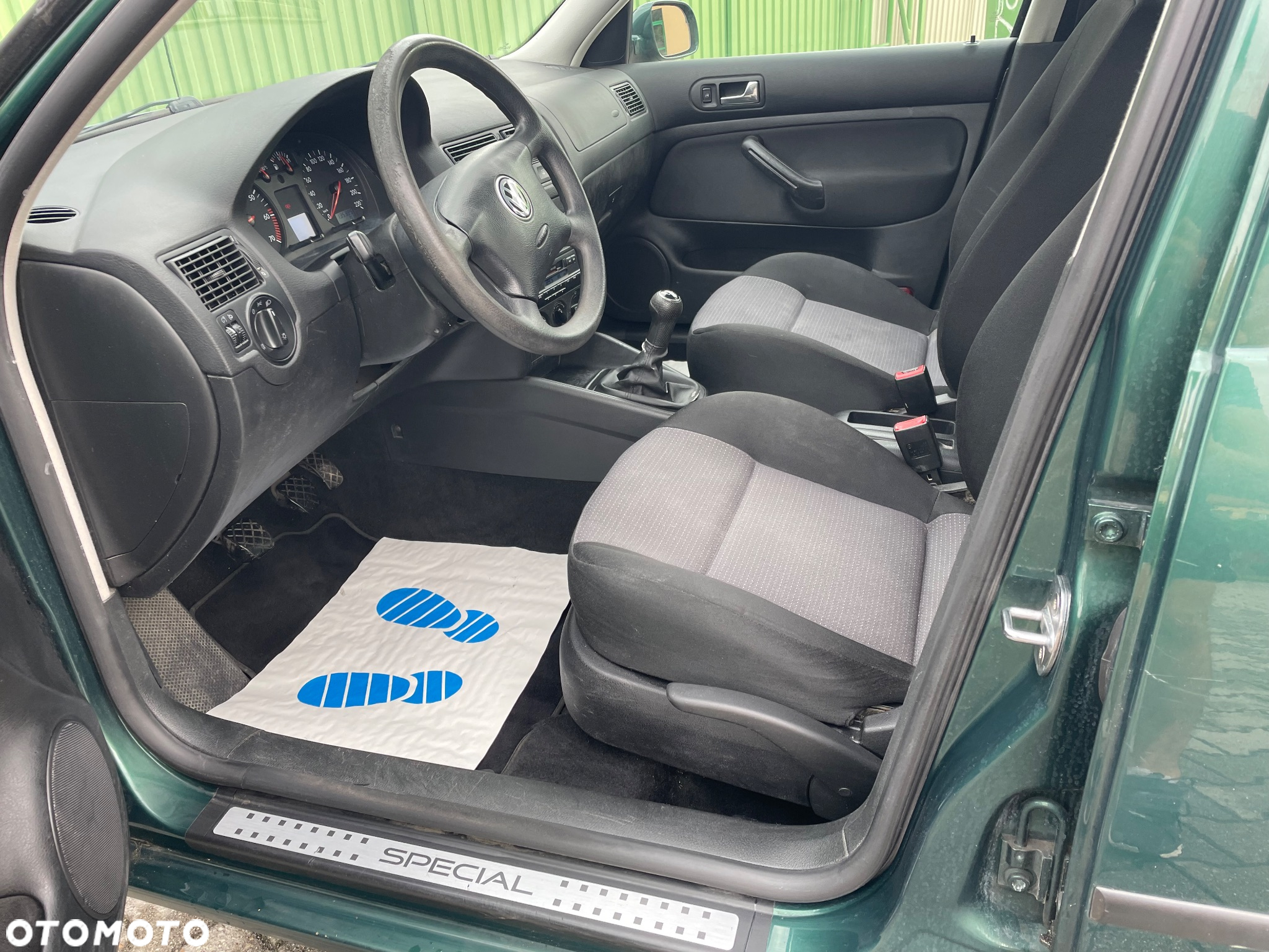 Volkswagen Golf - 8