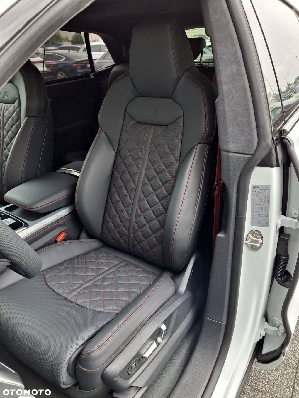Audi Q8 - 12