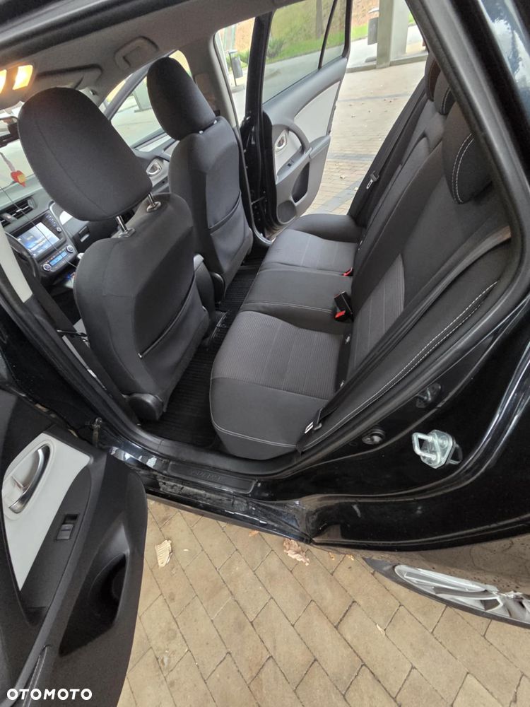 Toyota Avensis 1.8 Premium - 10