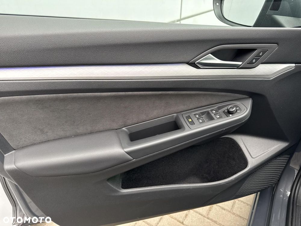 Volkswagen Golf - 10