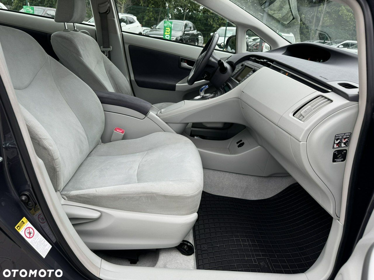 Toyota Prius 1.8 HSD Premium - 35