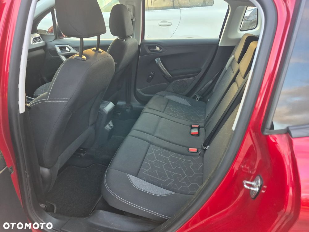 Peugeot 2008 - 11