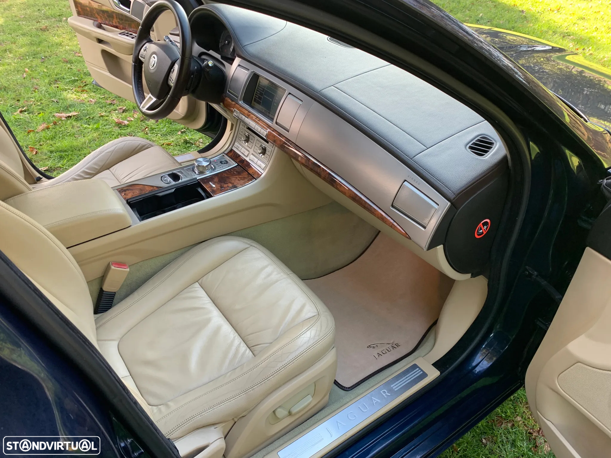 Jaguar XF 3.0 D V6 Premium Luxury - 31