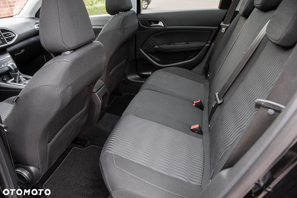 Peugeot 308 1.2 PureTech Allure S&S - 23