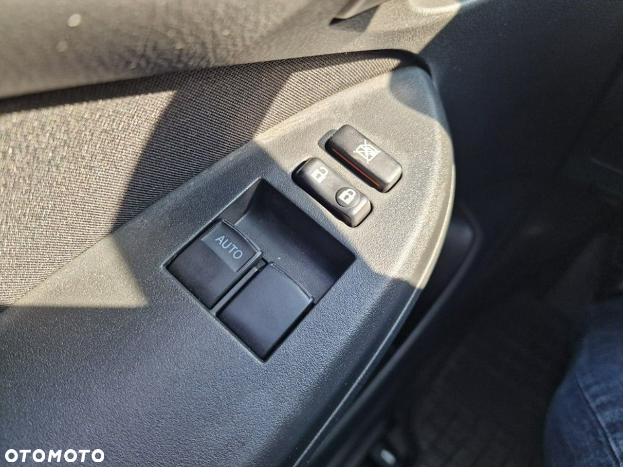Toyota Corolla - 10