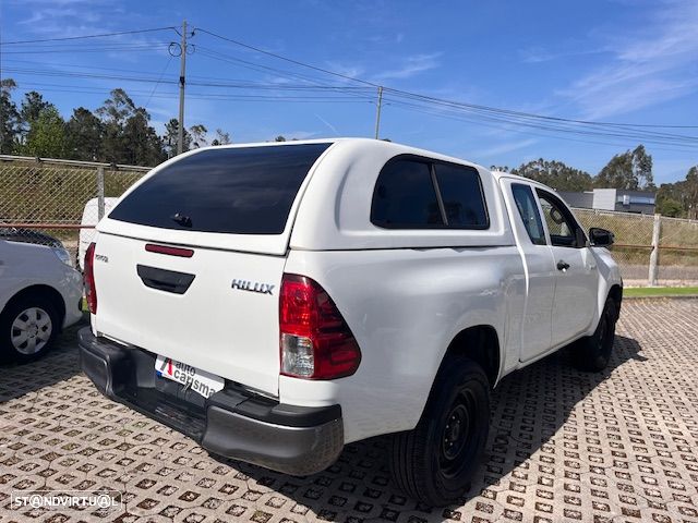 Toyota HILUX 4X4 CLUB C/FULL BOX - 5