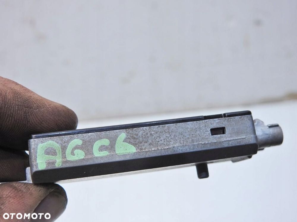WZMACNIACZ ANTENY AUDI A6 C6 4F9035225A - 2