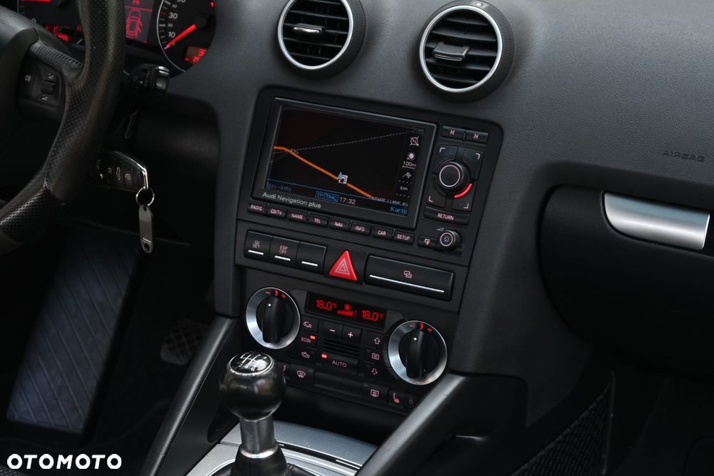 Audi A3 Sportback 2.0 TDI DPF quattro Attraction - 25