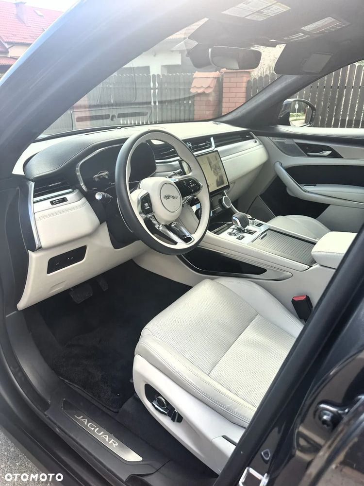 Jaguar F-Pace - 24