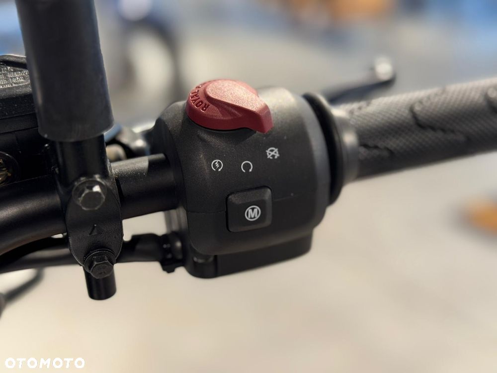 Royal Enfield Guerrilla - 9