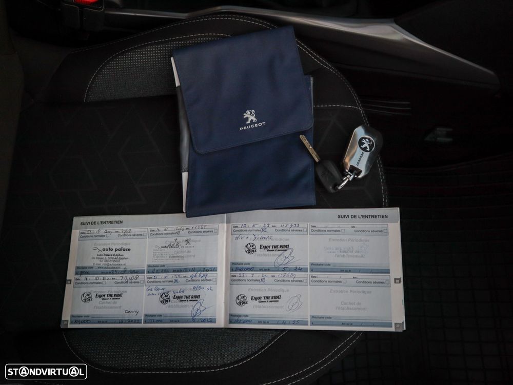 Peugeot 2008 1.6 BlueHDi Style - 32